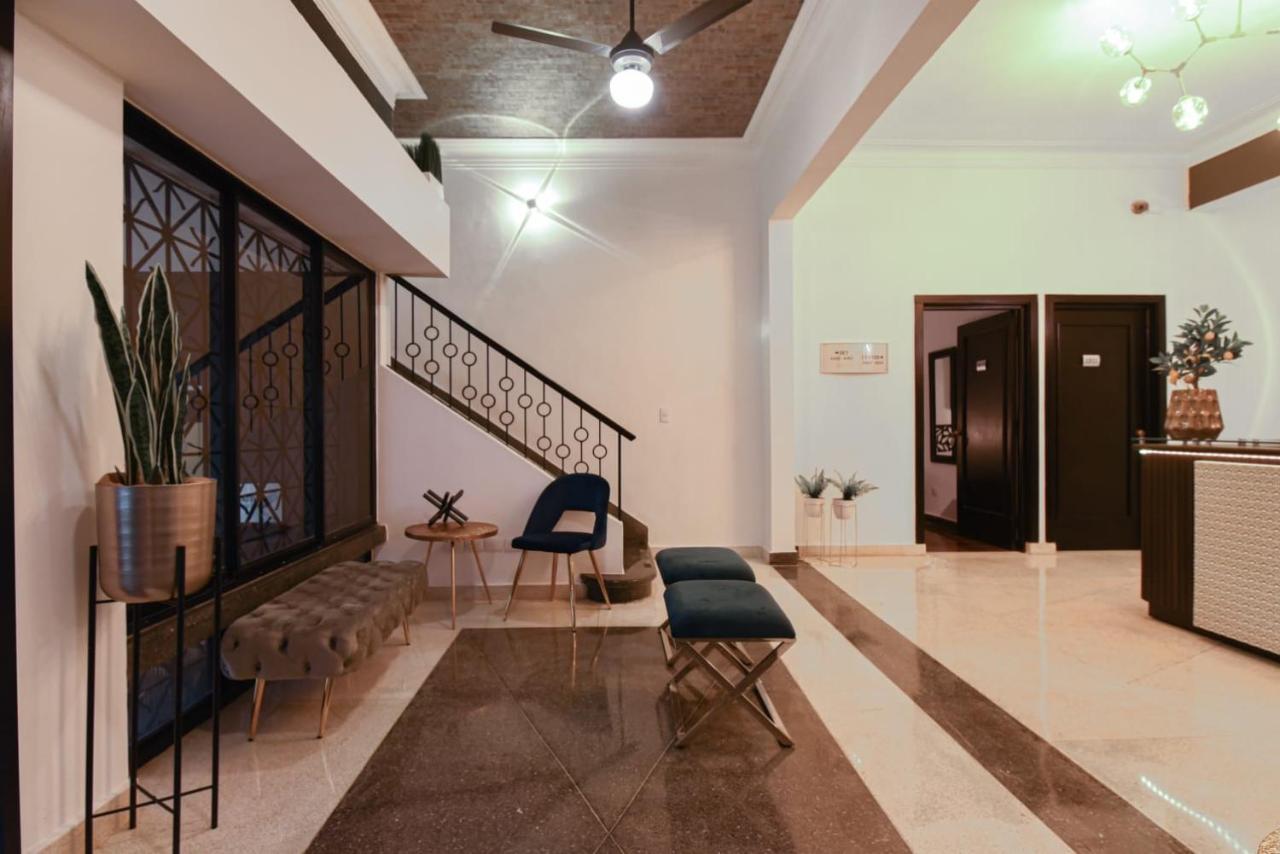 Ph 19 Guesthouse Hotel In Gazcue Санто Доминго Екстериор снимка