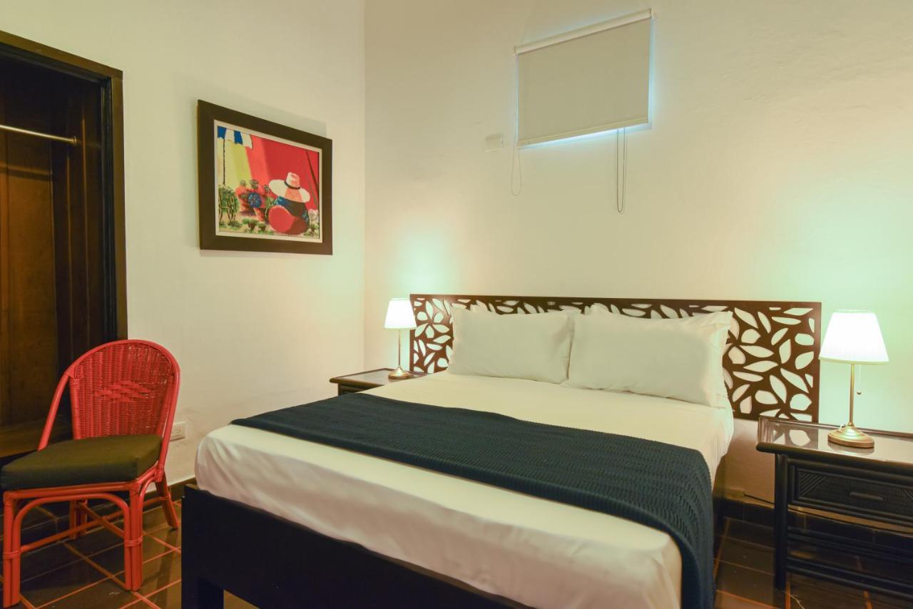 Ph 19 Guesthouse Hotel In Gazcue Санто Доминго Екстериор снимка