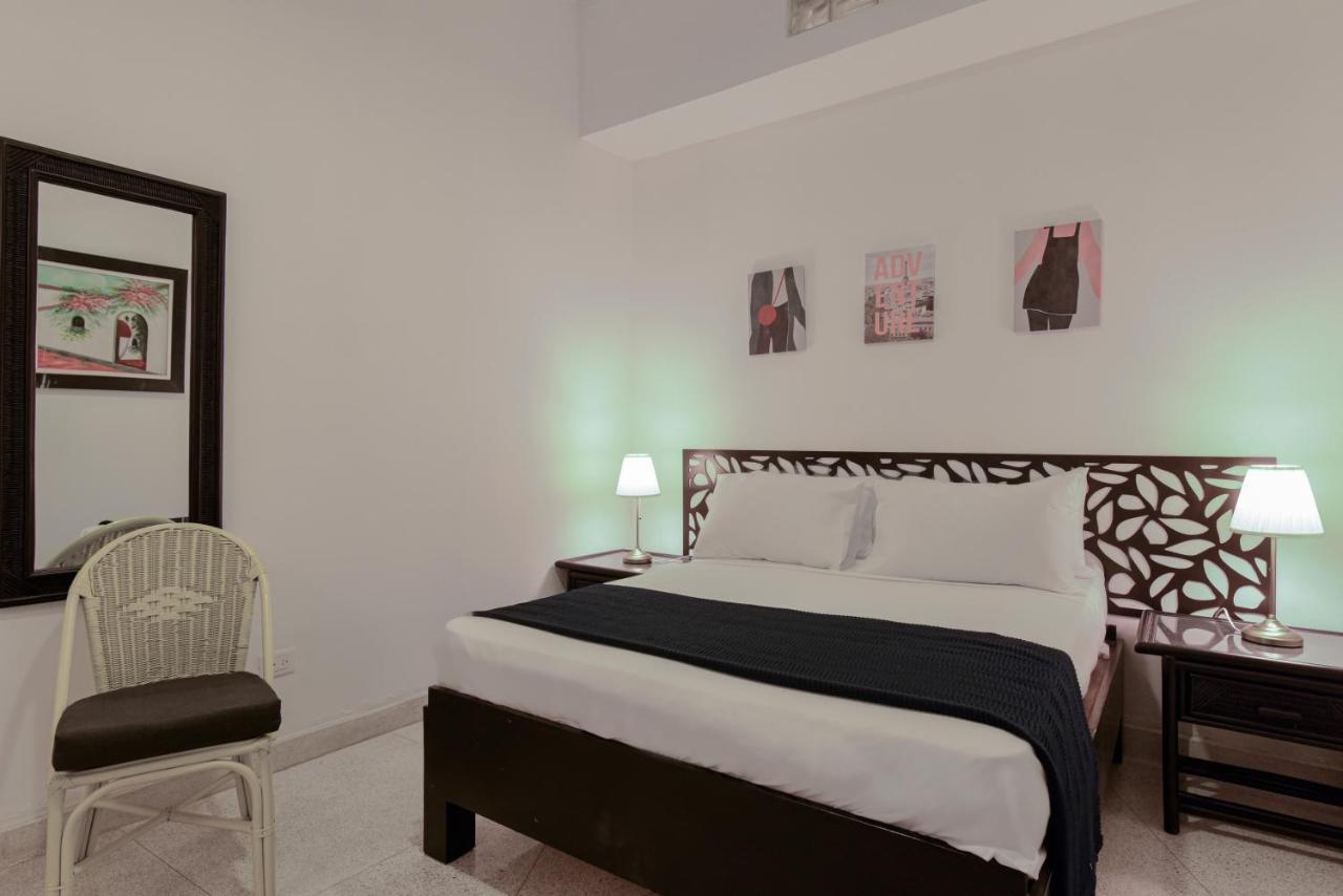 Ph 19 Guesthouse Hotel In Gazcue Санто Доминго Стая снимка