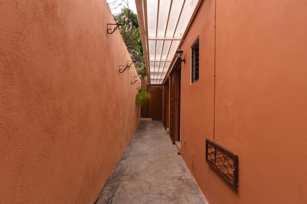 Ph 19 Guesthouse Hotel In Gazcue Санто Доминго Екстериор снимка