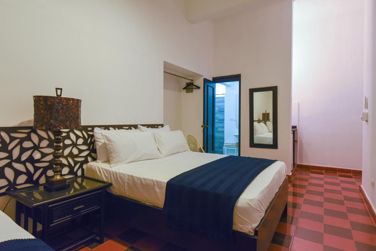 Ph 19 Guesthouse Hotel In Gazcue Санто Доминго Екстериор снимка