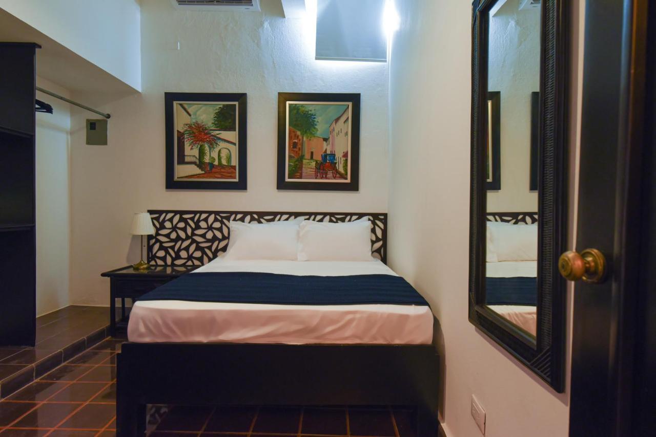 Ph 19 Guesthouse Hotel In Gazcue Санто Доминго Екстериор снимка