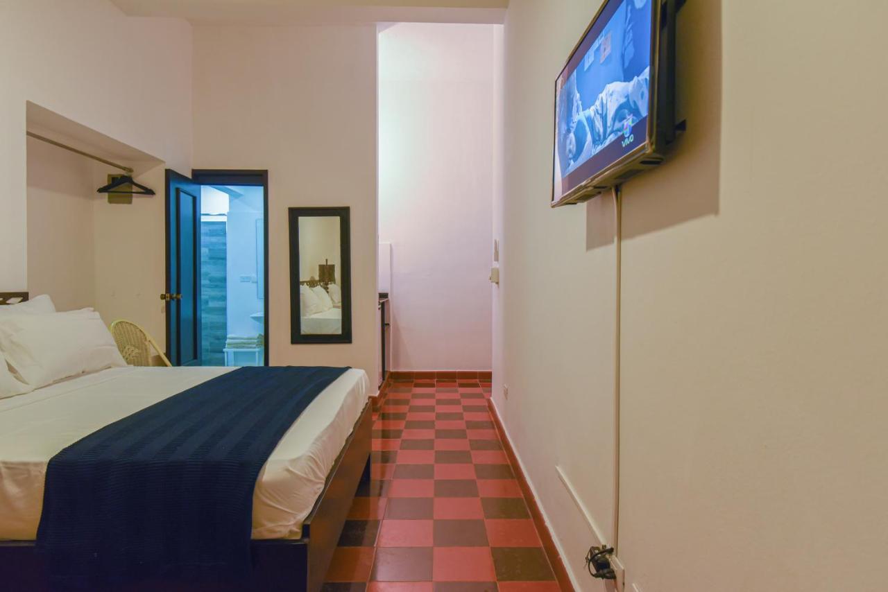 Ph 19 Guesthouse Hotel In Gazcue Санто Доминго Стая снимка