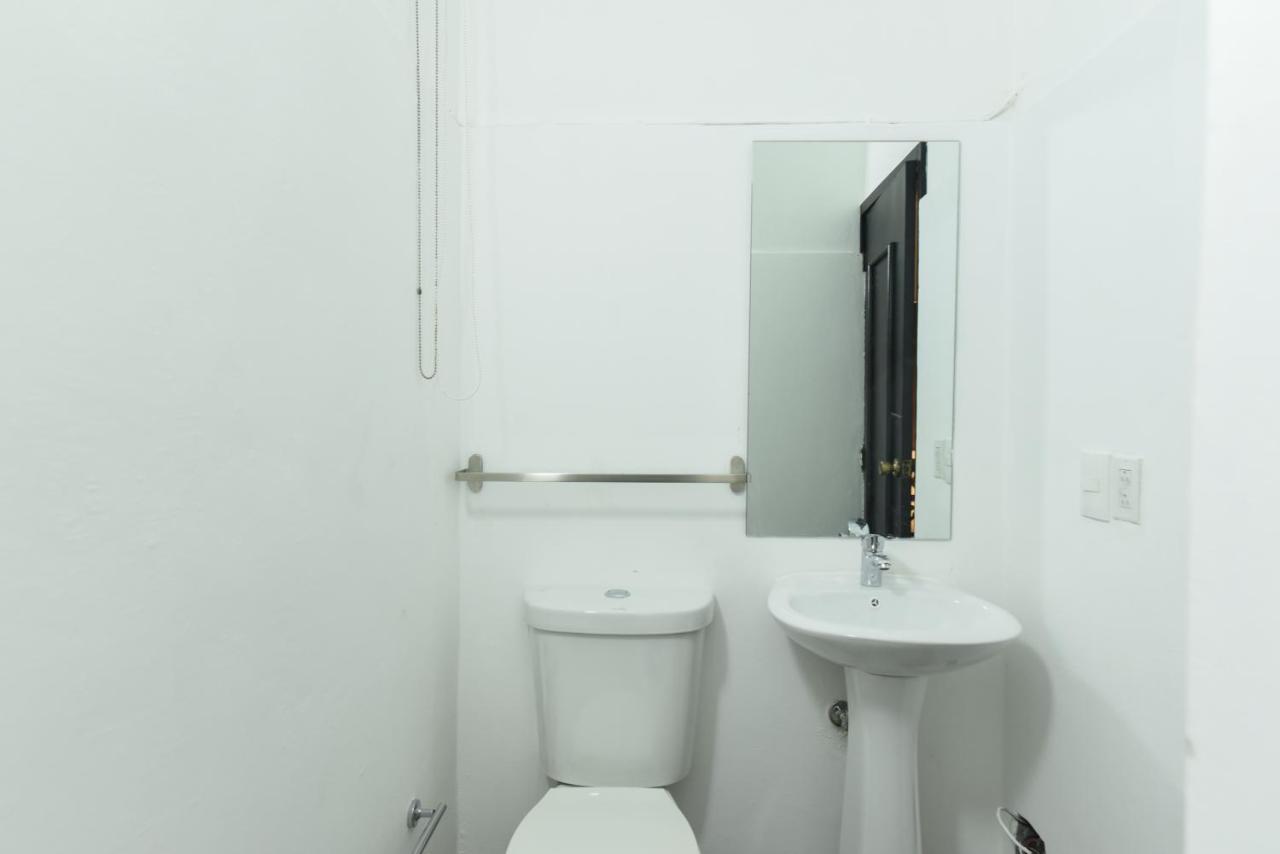 Ph 19 Guesthouse Hotel In Gazcue Санто Доминго Стая снимка