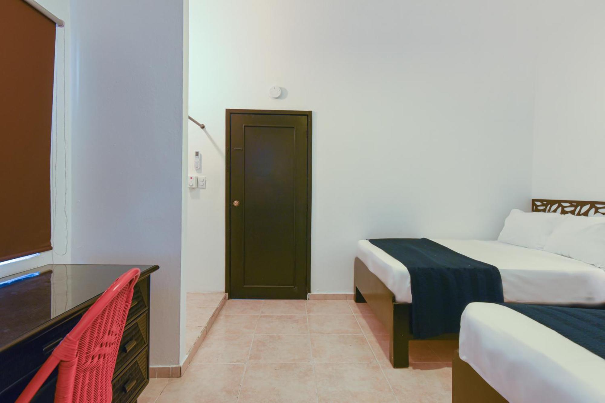 Ph 19 Guesthouse Hotel In Gazcue Санто Доминго Екстериор снимка