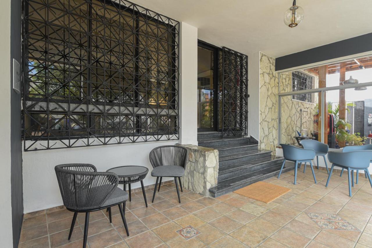 Ph 19 Guesthouse Hotel In Gazcue Санто Доминго Екстериор снимка