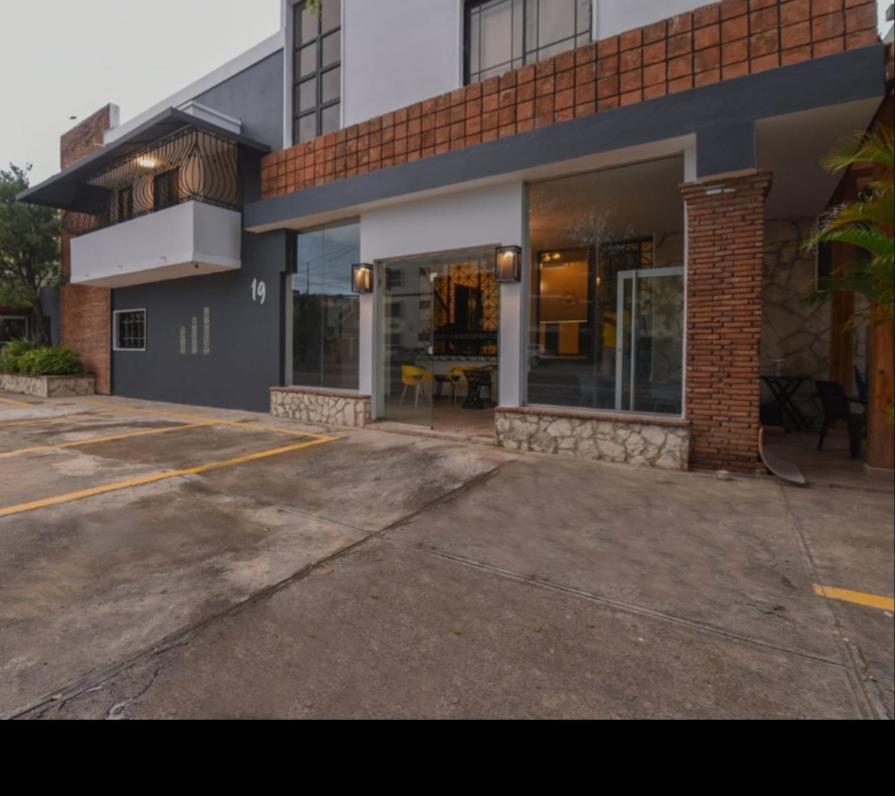 Ph 19 Guesthouse Hotel In Gazcue Санто Доминго Екстериор снимка