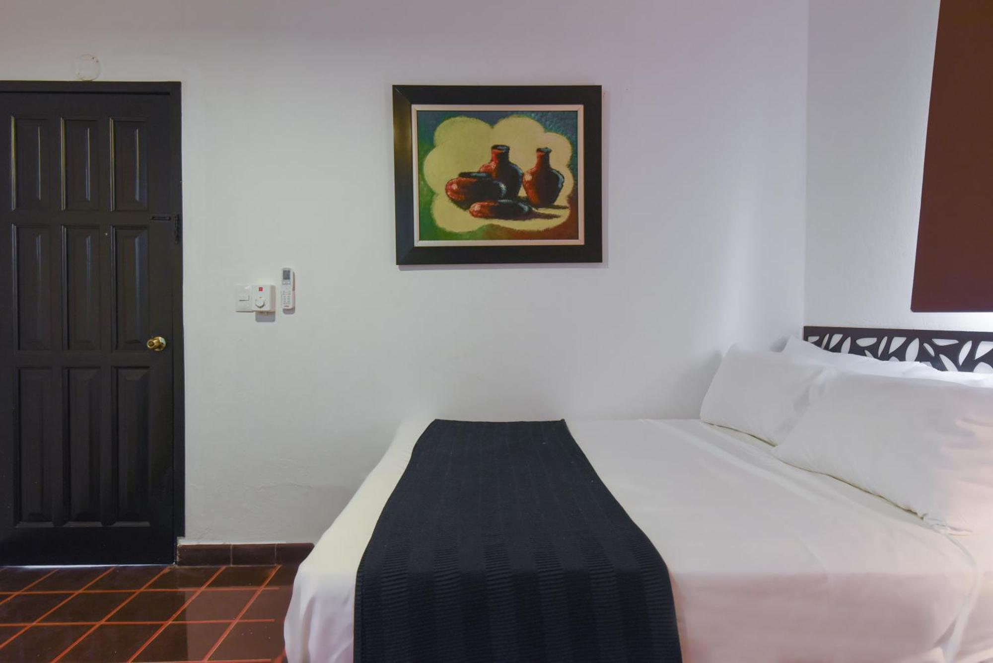 Ph 19 Guesthouse Hotel In Gazcue Санто Доминго Стая снимка