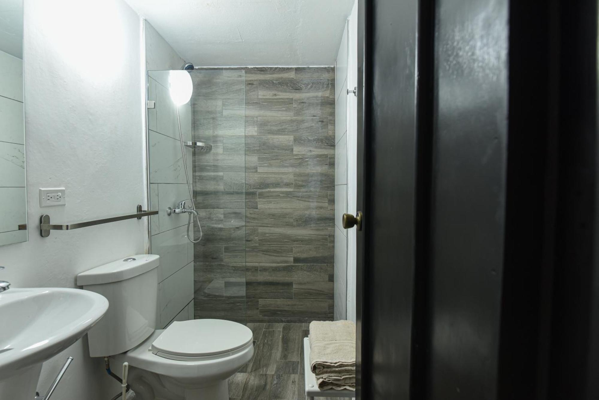 Ph 19 Guesthouse Hotel In Gazcue Санто Доминго Стая снимка