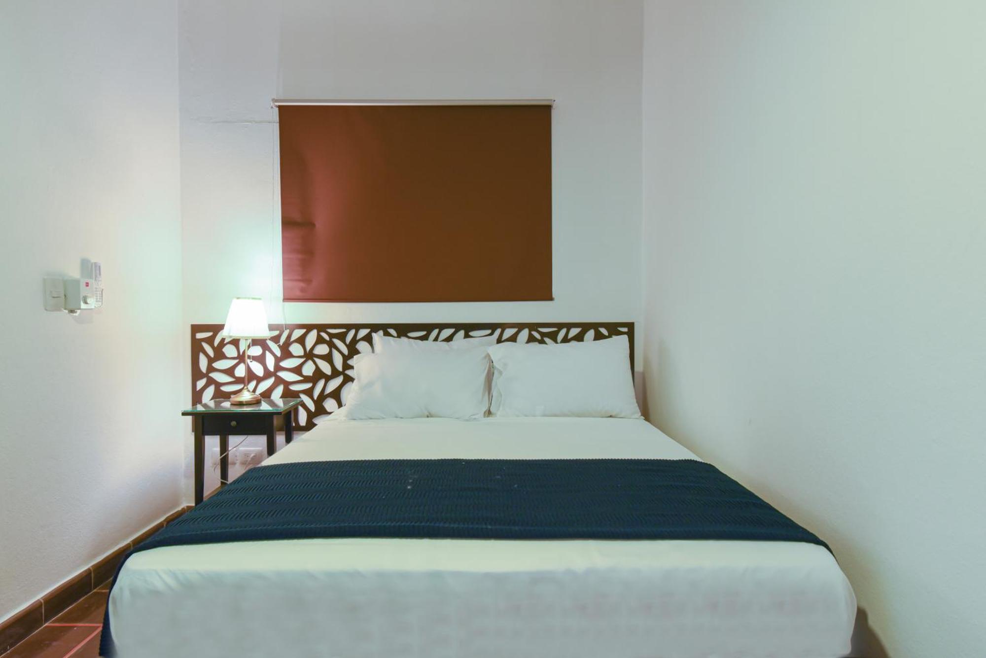 Ph 19 Guesthouse Hotel In Gazcue Санто Доминго Стая снимка
