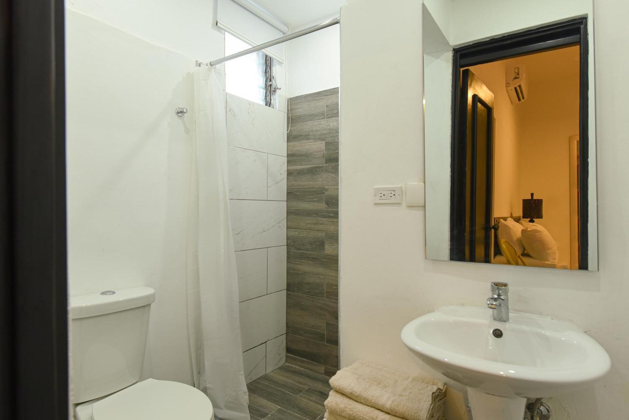 Ph 19 Guesthouse Hotel In Gazcue Санто Доминго Стая снимка