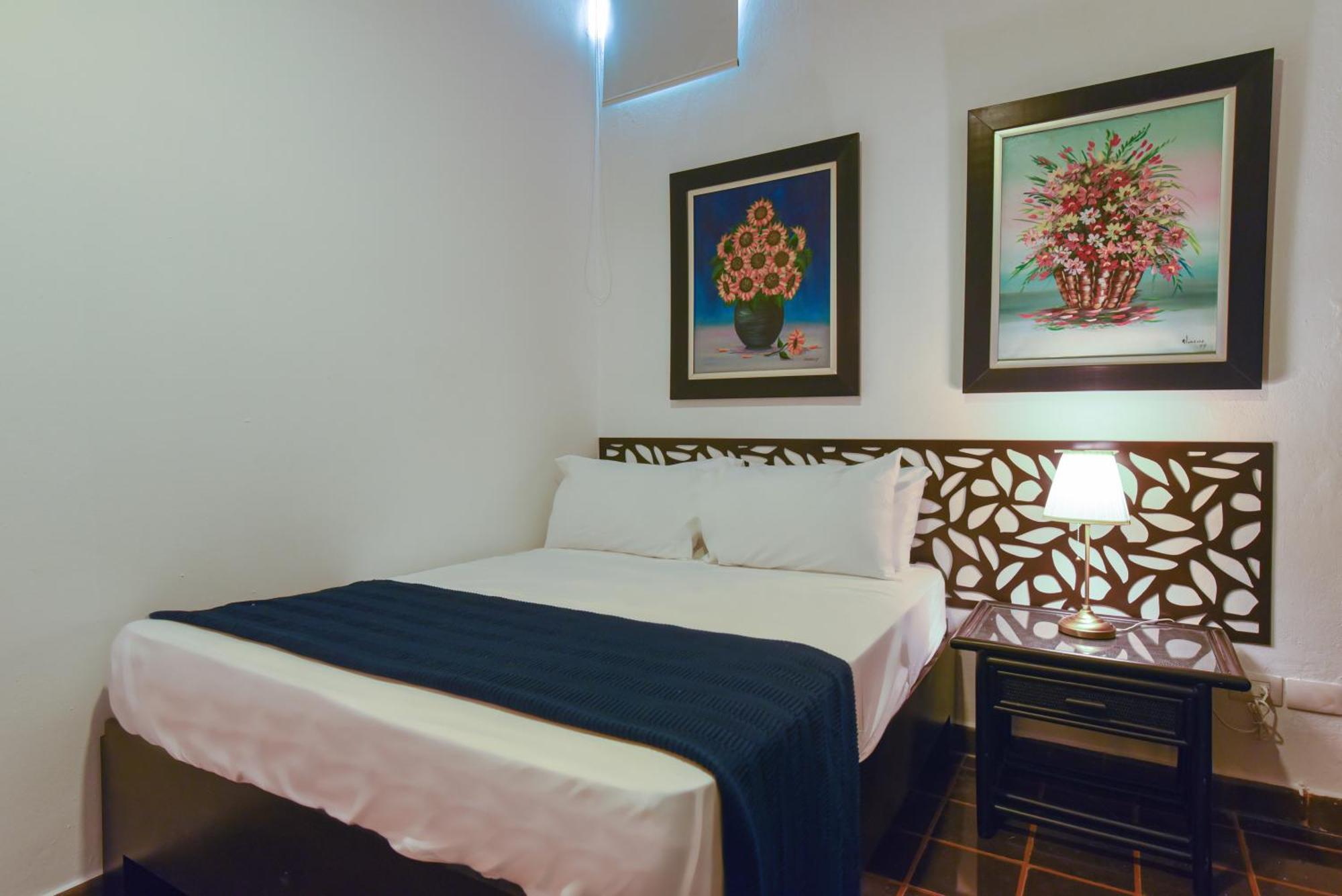 Ph 19 Guesthouse Hotel In Gazcue Санто Доминго Стая снимка